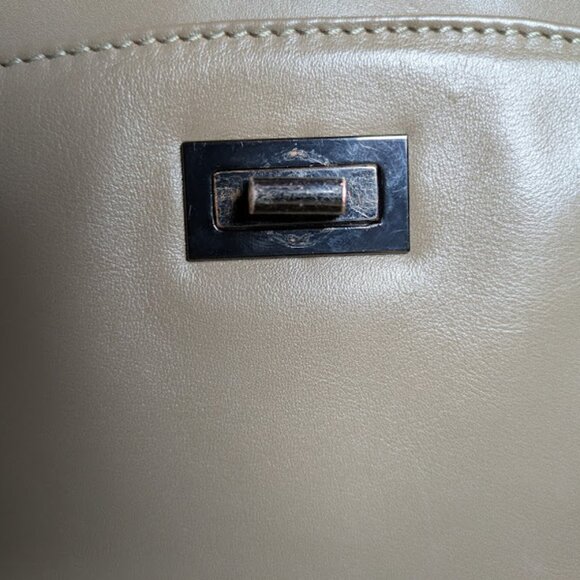 Lo & Sons Claremont Leather DSLR Crossbody Camera Bag in Taupe - Picture 6 of 12